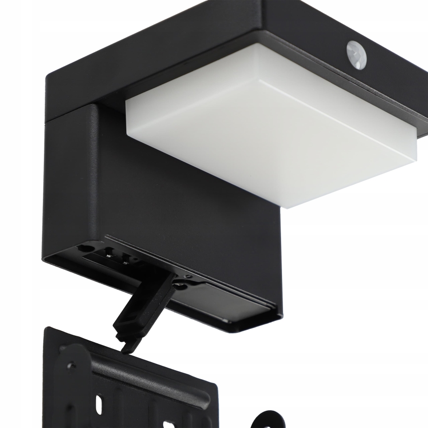 LED solárne nástenné svietidlo so senzorom LED/5W/3,7V 2000 mAh IP44 čierna