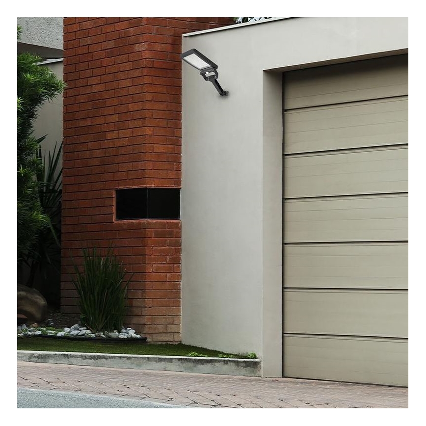 LED Solárny reflektor so senzorom LED/5W/3,7V 4000K 1500 mAh IP54 čierna