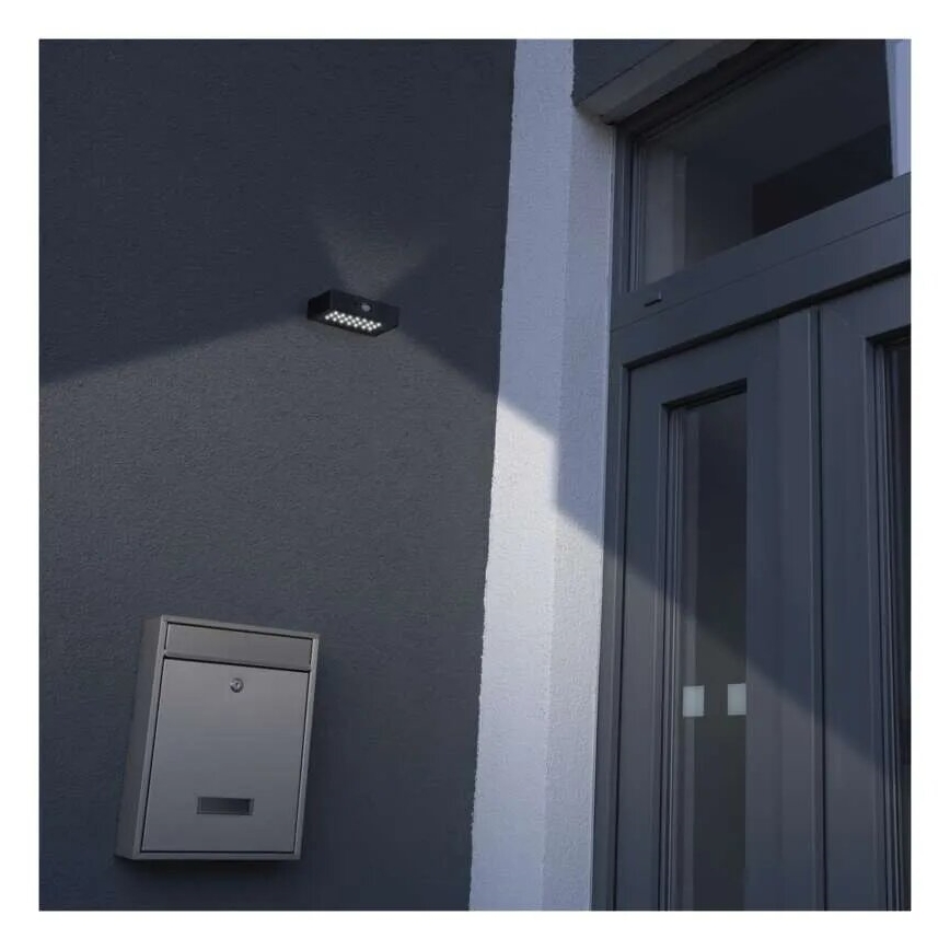 LED Solárny reflektor so senzorom pohybu LED/3,7V 1200mAh 4000K IP65 čierna