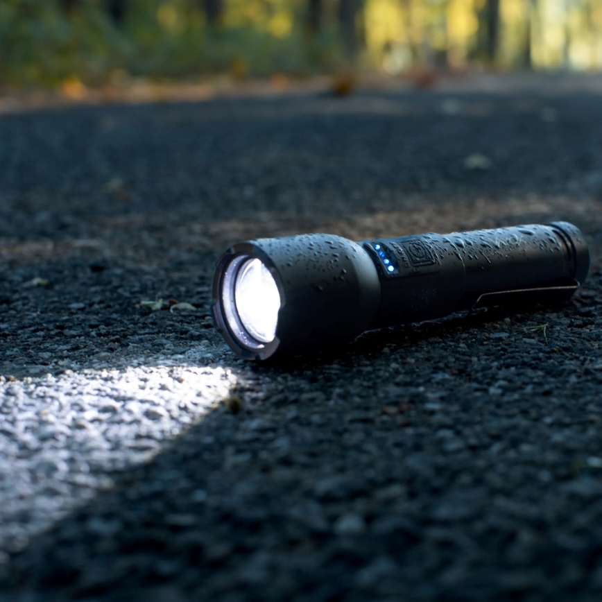 LED Stmievateľná nabíjacia baterka LED/20W/5V IPX4 800 lm 2000 mAh