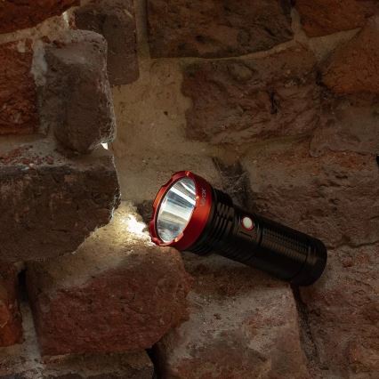 LED Stmievateľná nabíjacia baterka LED/20W/5V IPX5 2000 lm 6000 mAh