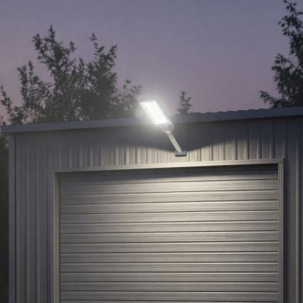 LED stmievateľná solárna pouličná lampa so snímačom VENICE LED/100W/3,2V 6000 mAh IP65 čierna + diaľkové ovládanie