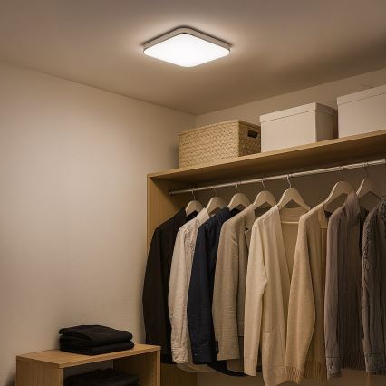 LED stropné svietidlo NEMO LED/11W/230V 26x26 cm lesklý chróm