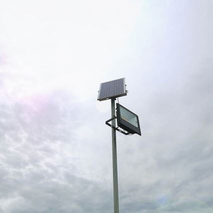 LED Vonkajší solárny reflektor LED/40W/10V IP65 6000K 20000 mAh + diaľkové ovládanie