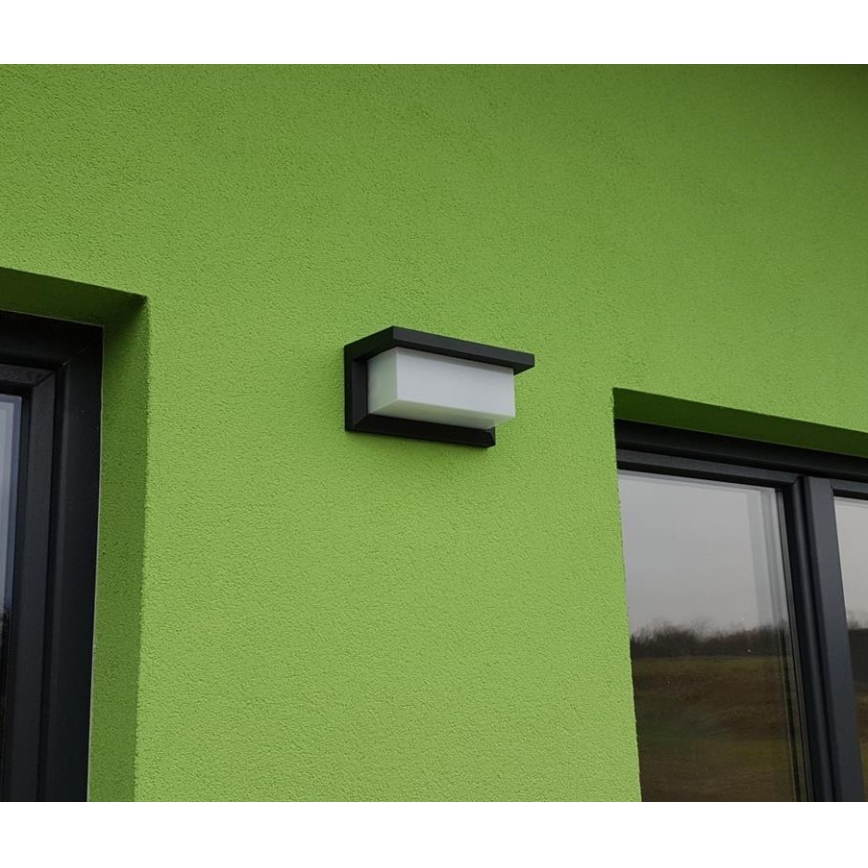 LED Vonkajšie nástenné svietidlo so senzorom LED/12W/230V IP54 čierna