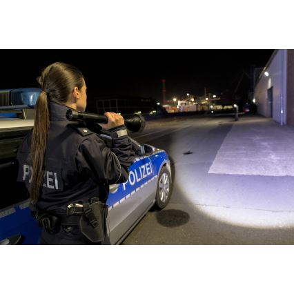 Ledlenser X21R - stmievateľná, nabíjateľná LED baterka 5000 mAh, IP54, 5000 lm, 40 h