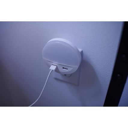 Ledvance - LED Nočné svietidlo do zásuvky so senzorom LUNETTA 2xUSB LED/13W/230V