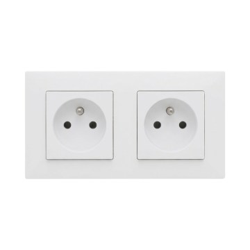 Legrand - Dvojitá domová zásuvka s rámikom NILOE STEP 250V biela