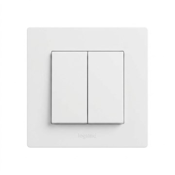 Legrand - Dvojitý schodiskový vypínač 6+6 s rámikom NILOE STEP biela