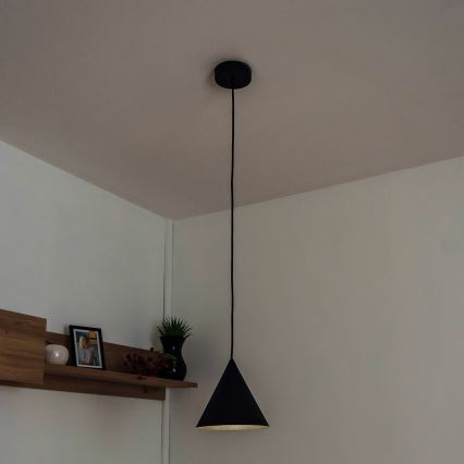 Luster na lanku ETNA II 1xE27/15W/230V, priemer 18,5 cm, čierny