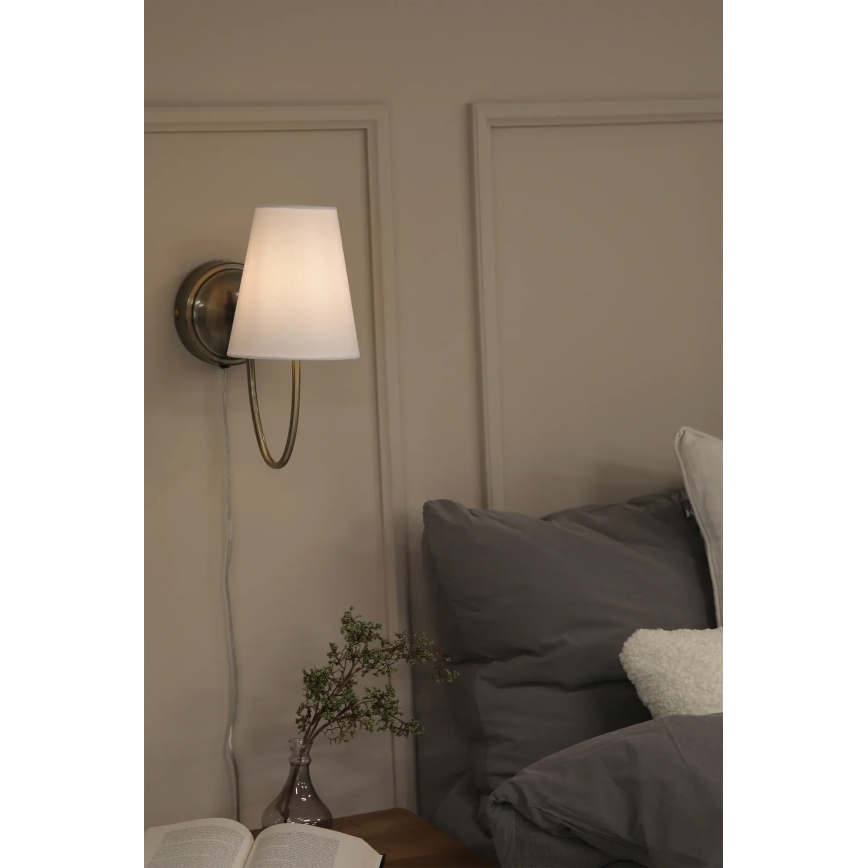 Markslöjd 108908 - Nástenné svietidlo AMAR 1xE14/40W/230V biela/mosadz