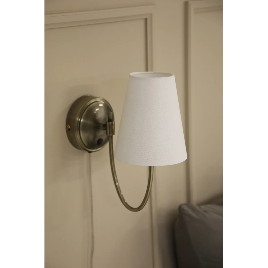 Markslöjd 108908 - Nástenné svietidlo AMAR 1xE14/40W/230V biela/mosadz