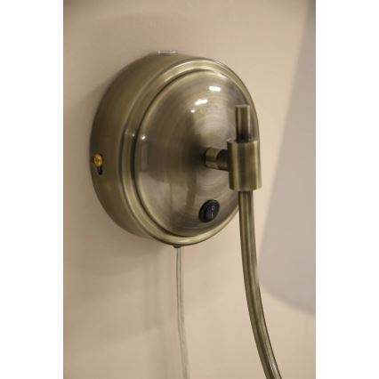 Markslöjd 108908 - Nástenné svietidlo AMAR 1xE14/40W/230V biela/mosadz