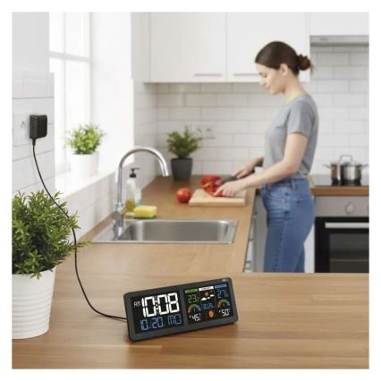Meteostanica s farebným LCD displejom a budíkom 5V 3xAAA + 2xAA čierna