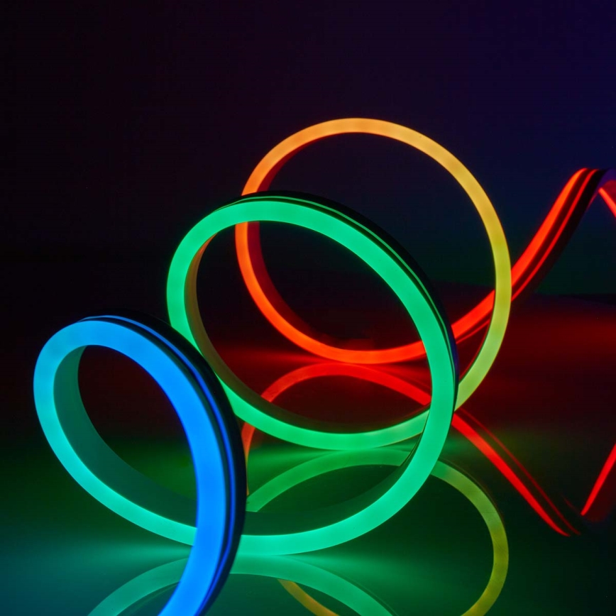 LED RGB  Stmievateľný vonkajší pásik SmartLife 6m LED/32W/230V Wi-Fi IP65 + diaľkové ovládanie
