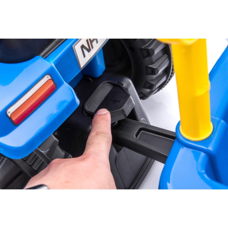Odrážadlo NEW HOLLAND 2xAA modrá/čierna