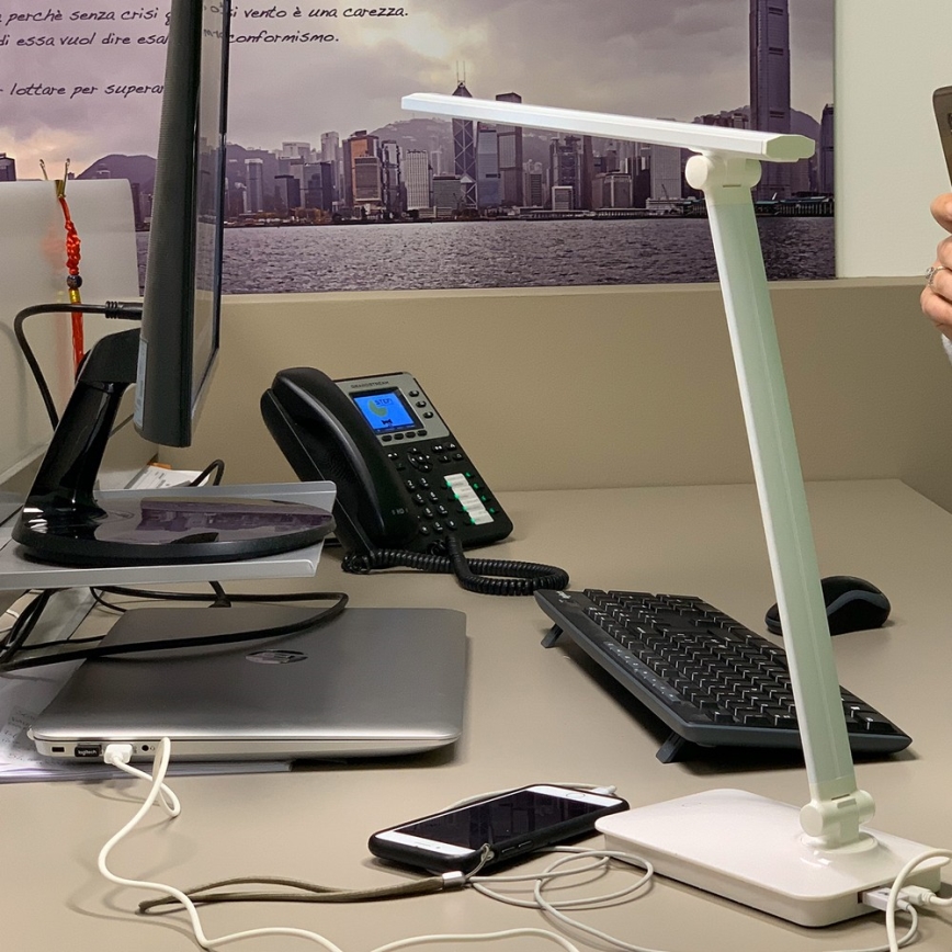 ONLI - LED Stmievateľná dotyková stolná lampa s USB portem DESKI LED/7W/230V 4000K biela
