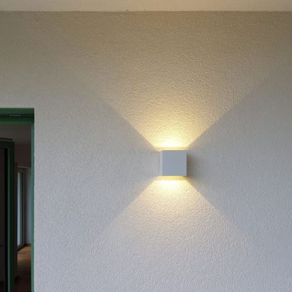 LED Vonkajšie nástenné svietidlo CUBE 2xLED/3W/230V IP54 biela