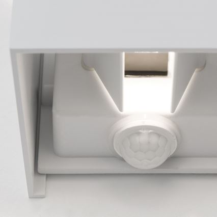 LED Vonkajšie nástenné svietidlo so senzorom pohybu a súmraku CUBE-S LED/13W/230V IP54 biela