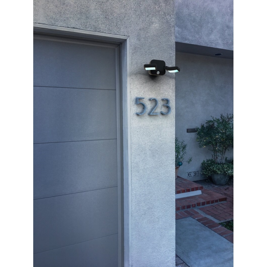 Osram - LED vonkajší nástenný reflektor so senzorom BATTERY 2xLED/5W/4xD IP54