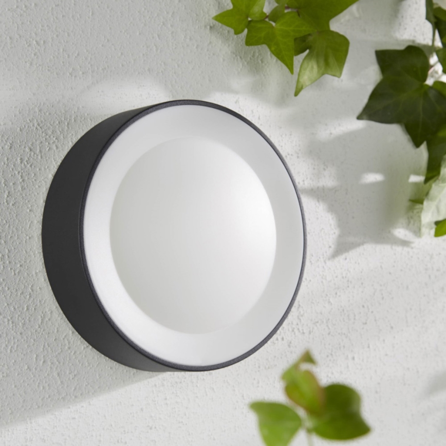 Philips - LED RGBW Stmievateľné vonkajšie nástenné svietidlo Hue DAYLO LED/15W/230V 2000-6500K IP44