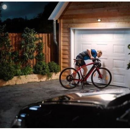 Philips - LED Reflektor so senzorom DECOFLOOD LED/20W/230V IP65