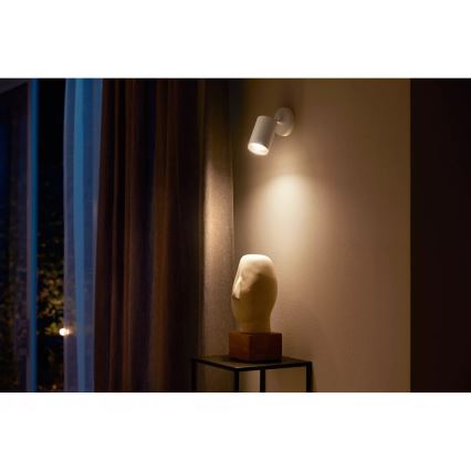 Philips - LED RGBW Stmievateľné bodové svietidlo Hue FUGATO 1xGU10/4,2W/230V 2000-6500K biela