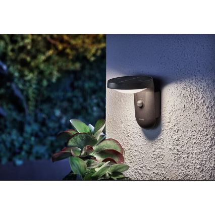 Philips - LED Solárne nástenné svietidlo so senzorom pohybu a súmraku LED/1,2W/4V 1800 mAh 4000K IP44