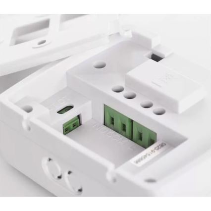 Programovateľný termostat 230V+2xAA