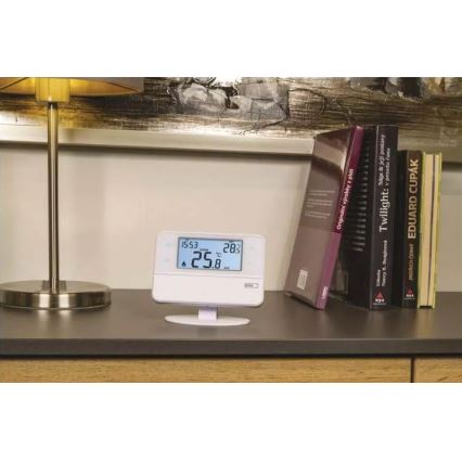 Programovateľný termostat 230V + 2xAA