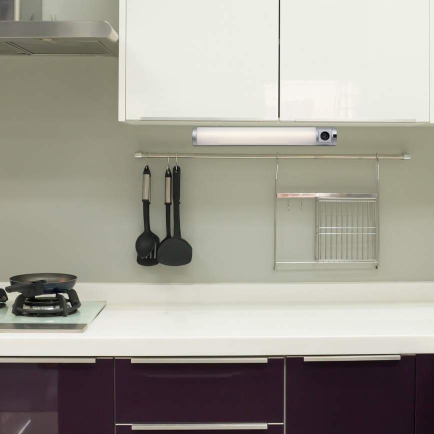 Rabalux - LED Podlinkové svietidlo so zásuvkou LED/8W/230V 4000K 68 cm strieborná