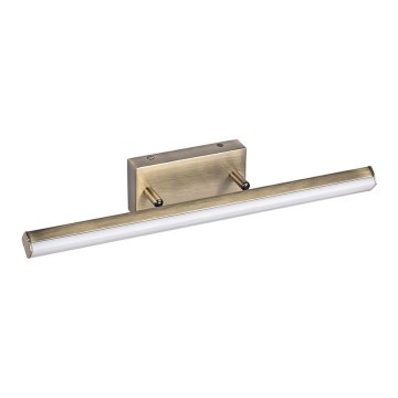 Zlatá nástenná lampa s LED osvetlením je pripevnená na stenu. Lampa vyžaruje svetlo. Nachádza sa na bielom pozadí.