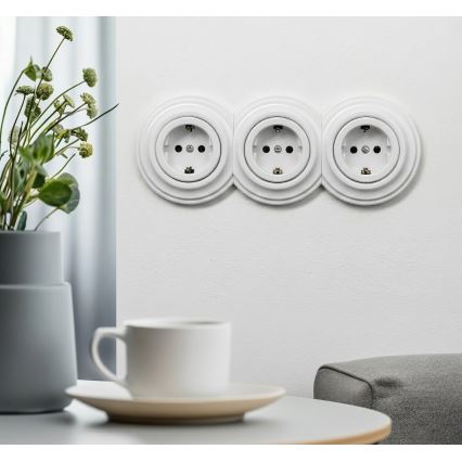 Reblig - trojitá retro domová zásuvka s rámčekom SCHUKO 230 V, snehovo biela
