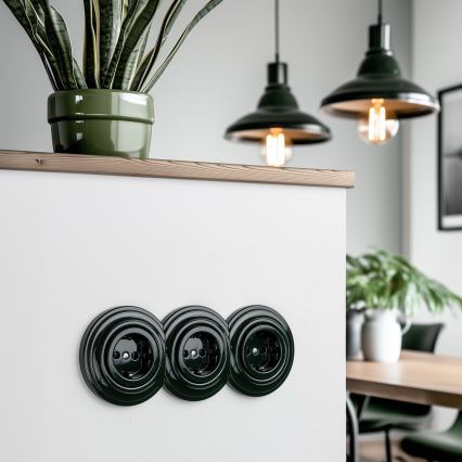 Reblig - Trojitá retro zásuvka domová s rámikom SCHUKO 230V zelená