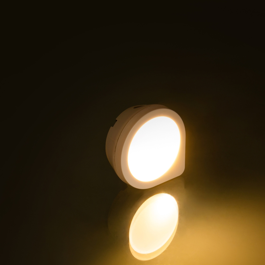 LED Orientačné svietidlo so senzorom do zásuvky LED/0,4W/230V 3000K biela
