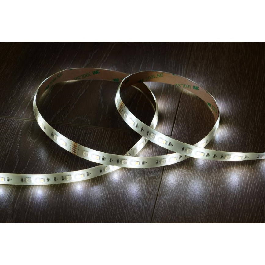LED RGBW Inteligentný stmievateľný pásik 5m LED/230V 2700-6500K Wi-Fi Tuya + diaľkové ovládanie