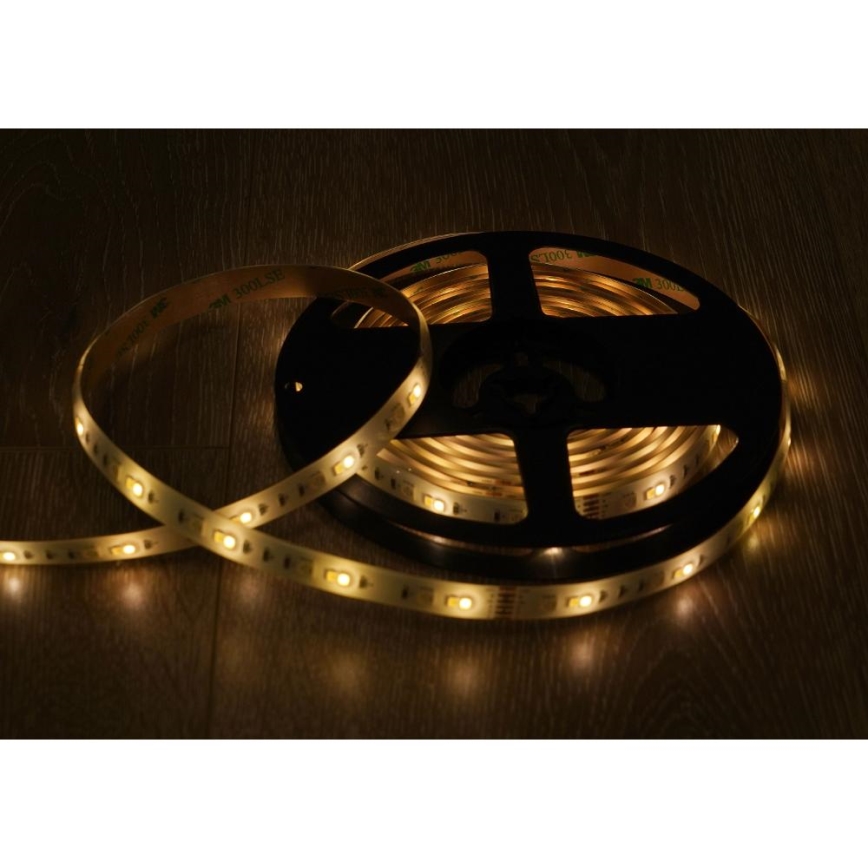 LED RGBW Inteligentný stmievateľný pásik 5m LED/230V 2700-6500K Wi-Fi Tuya + diaľkové ovládanie