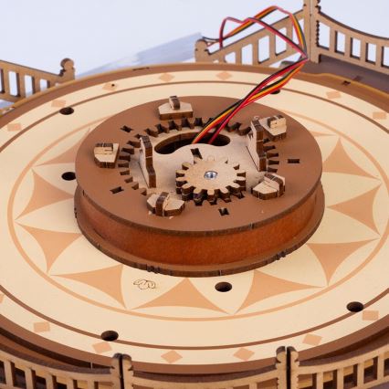 RoboTime - 3D skladačka hracej skrinky Klasický kolotoč 5V