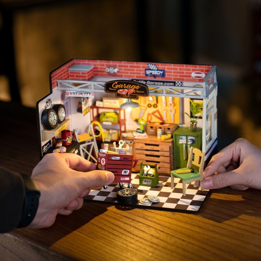 RoboTime - Miniatúra domčeka Garáž 2xAAA