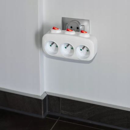Rozbočovacia zásuvka s vypínačmi 3Z