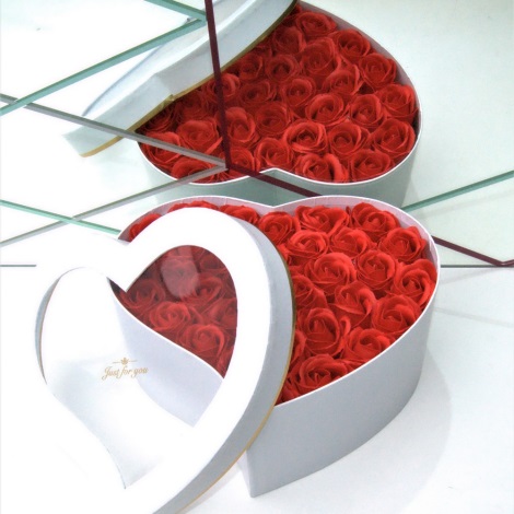 Ruže z penového mydla HEART RED - veľkosť M (33 kusov)