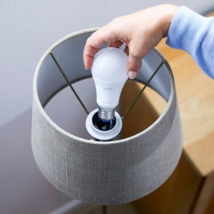 SADA 2x LED Stmievateľná žiarovka A60 E27/9W/230V 2700K Wi-Fi + diaľkové ovládanie - WiZ