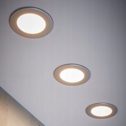 SADA 3x LED kúpeľňové zapustené svietidlo LED/6W/230V IP44 strieborné