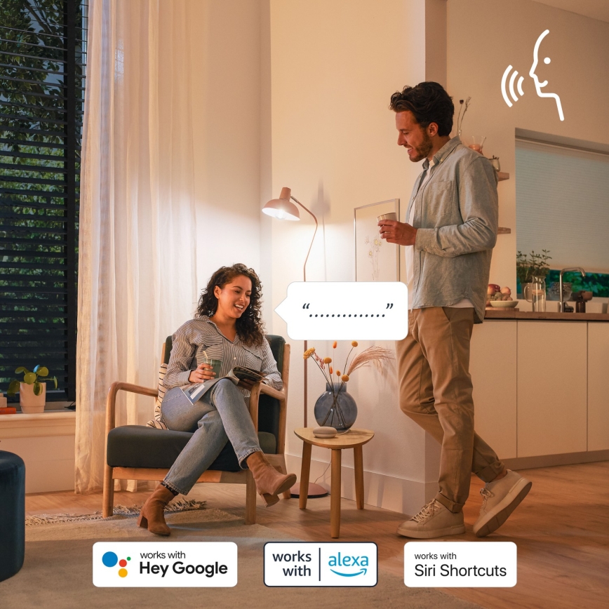 Sada 4 ks stmievateľných LED RGB žiaroviek Philips SMART C37 E14, 4,9 W, 230 V, 2200–6500 K