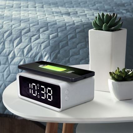Digitálne hodiny s Qi bezdrôtovou nabíjačkou 230V/CR2032 biele