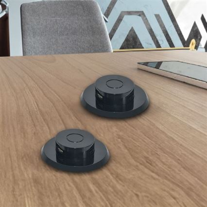 Vstavaná USB nabíjačka USB A+C čierna