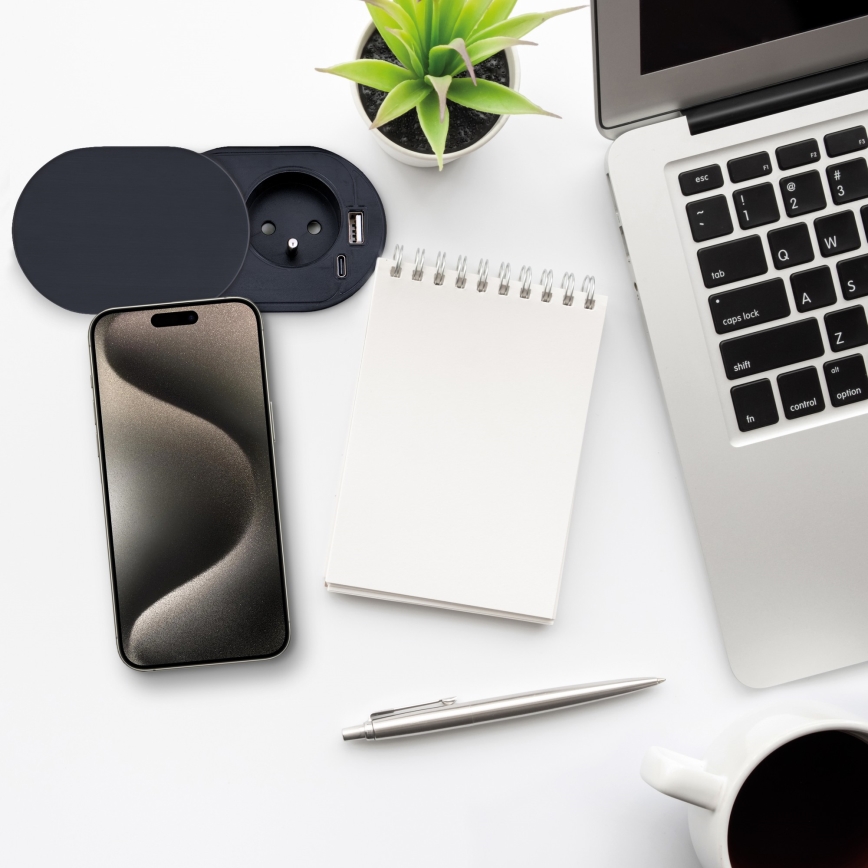 Vstavaná zásuvka s posuvným krytom 20W 1Z + USB A+C čierna