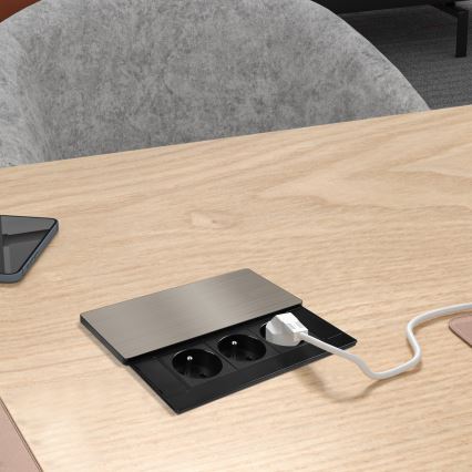 Vstavaná zásuvka 3Z