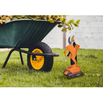 Akumulátorové záhradné nožnice 2000 mAh 21V