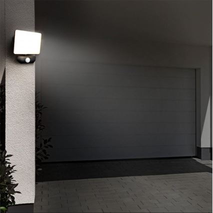 LED Vonkajší reflektor so senzorom LED/20W/230V 4000K IP44